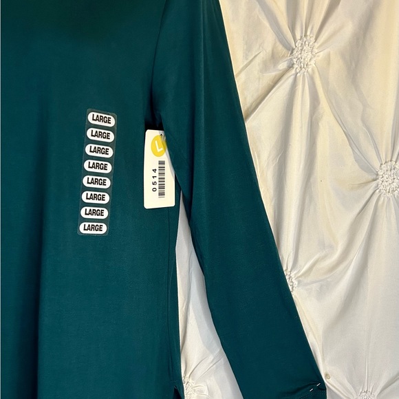 NWT Women’s Green, Low Cut Back, Long Sleeves Top- Large - Picture 4 of 9